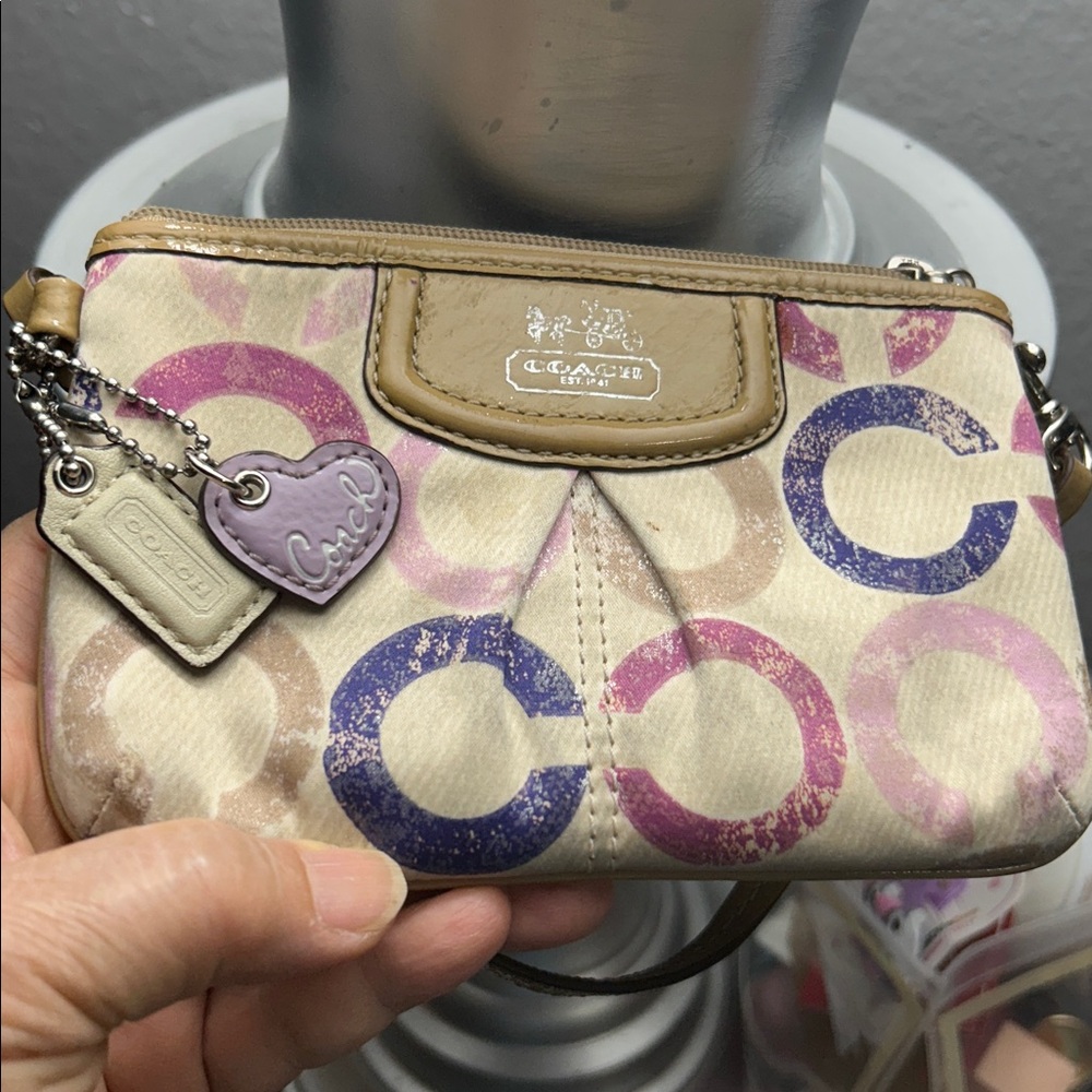 Coach Gesso Op Art Metallic Wristlet - Picture 4 of 16